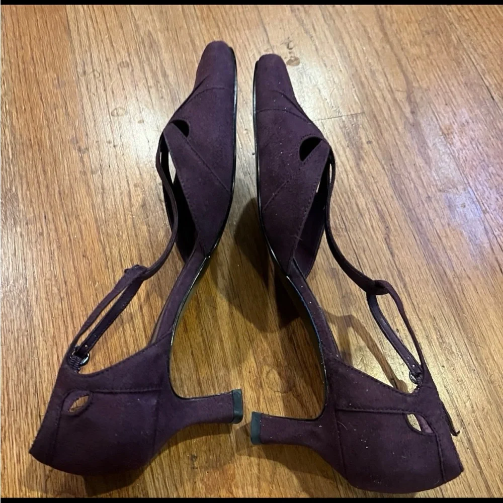 Elegant Purple Women's strappy 925 pm collection heels - Picture 4 of 6